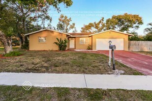 520 NW 43rd Ave in Plantation, FL - Building Photo