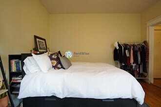 221 Kelton St in Brighton, MA - Building Photo - Building Photo