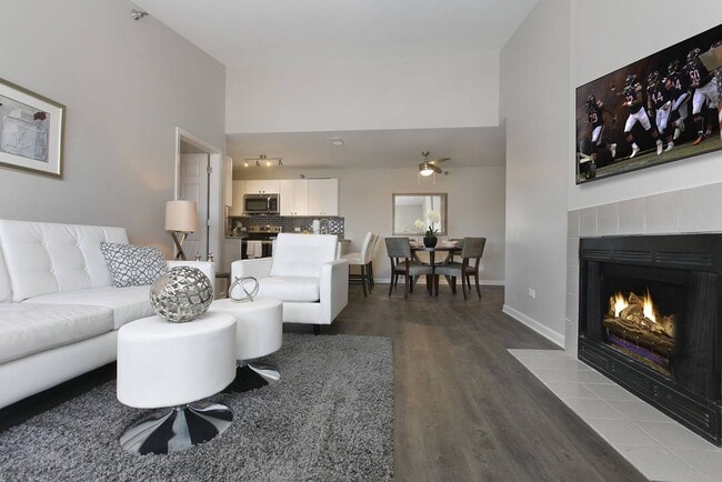 Hawthorn at Oakhurst in Aurora, IL - Building Photo - Building Photo