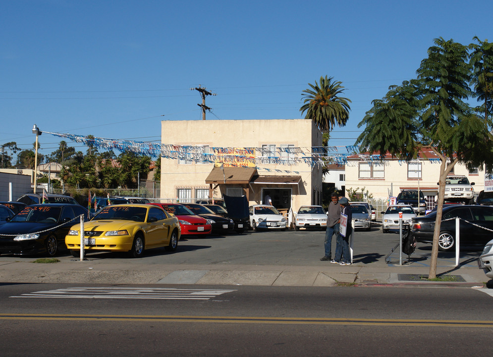 171 W San Ysidro Ave in San Diego, CA - Building Photo