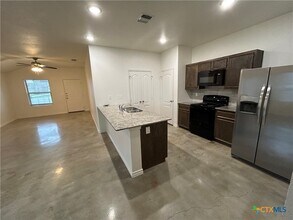 6114 Harriet Tubman Ave in Killeen, TX - Building Photo - Building Photo
