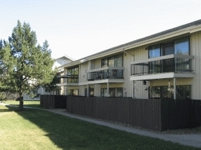 Quail Creek Apartments in Lawrence, KS - Building Photo - Building Photo