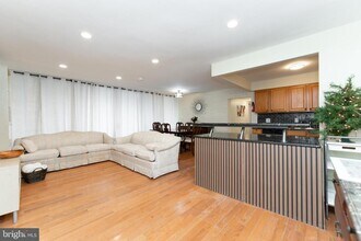 1832 Metzerott Rd in Adelphi, MD - Building Photo - Building Photo