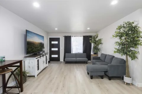 53 SW Eastern Ave in Grants Pass, OR - Building Photo - Building Photo