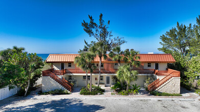 408 S Casey Key Rd in Nokomis, FL - Building Photo - Building Photo