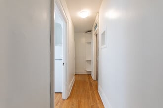 96 Isabella The Arms Apartments in Toronto, ON - Building Photo - Building Photo