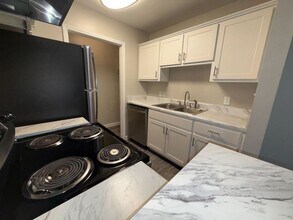 3718 West Ave in Greensboro, NC - Building Photo - Building Photo
