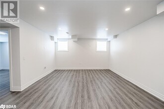 34 Betterridge Trl in Barrie, ON - Building Photo - Building Photo