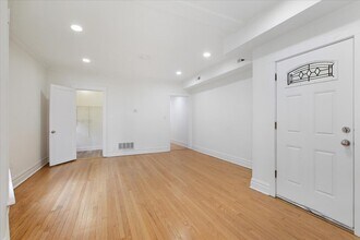 3818 W Irving Park Rd in Chicago, IL - Building Photo - Building Photo