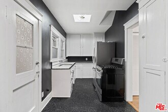 1606 Andalusia Ave in Los Angeles, CA - Building Photo - Building Photo