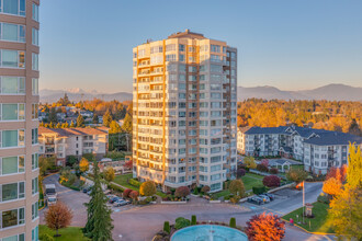 Regency Park Towers in Abbotsford, BC - Building Photo - Building Photo