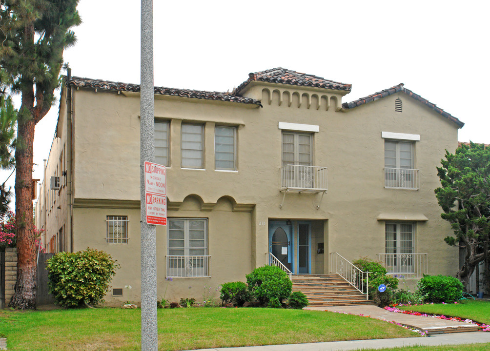 238 Gregory Way in Beverly Hills, CA - Building Photo