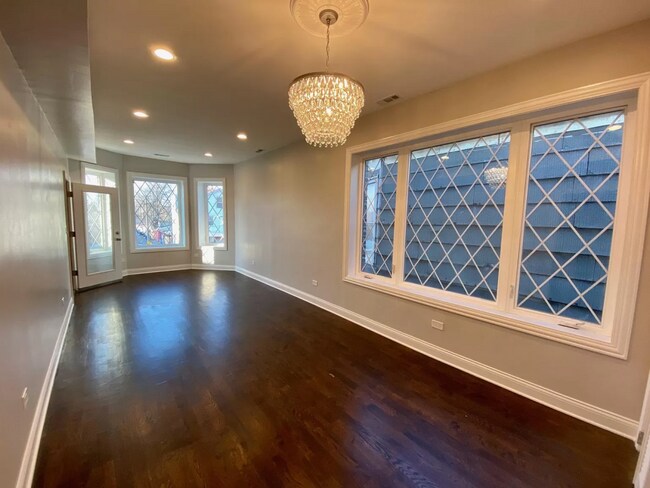 3651 W Palmer St in Chicago, IL - Building Photo - Building Photo