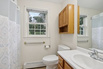 48 Lawndale Ave in Nashua, NH - Foto de edificio - Building Photo