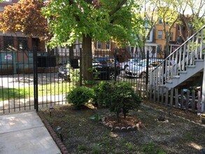 3421 N Bell Ave, Unit 2 in Chicago, IL - Building Photo - Building Photo