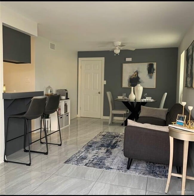 16 Broadway St in Elsa, TX - Building Photo - Building Photo