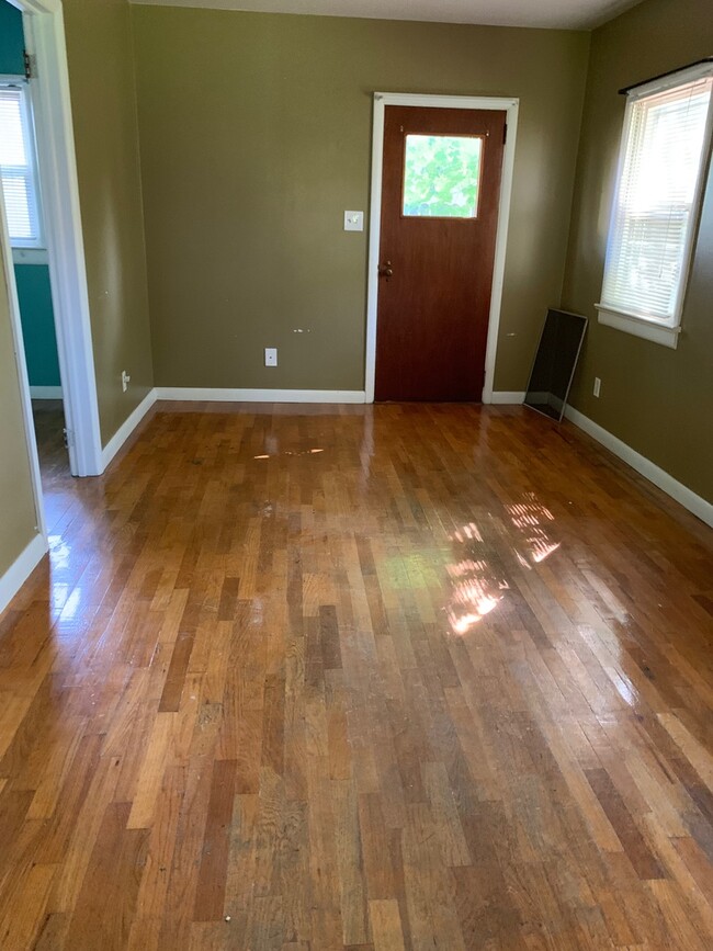 property at 946 Poly Dr