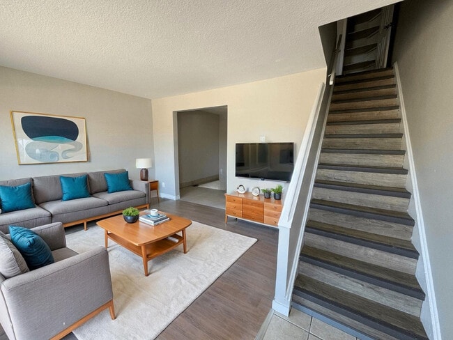 CONTINENTAL TOWNHOMES in Sarnia, ON - Building Photo - Building Photo