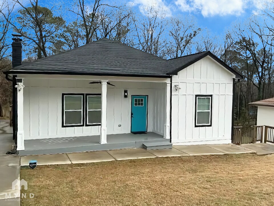 2050 Meador Ave SE in Atlanta, GA - Building Photo