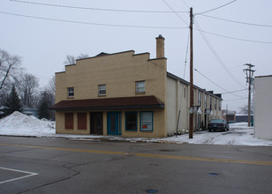 108 4th St in Coleman, MI - Building Photo - Building Photo