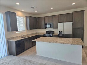 5817 Bonita Rose St in Las Vegas, NV - Building Photo - Building Photo