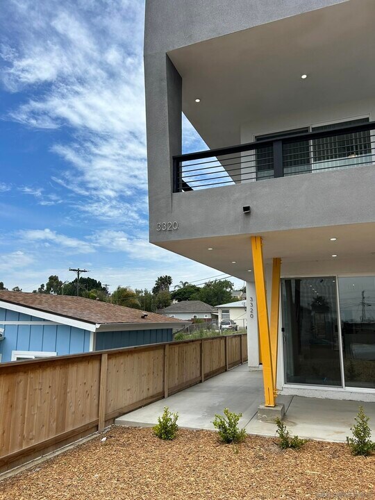 3320 B St in San Diego, CA - Building Photo