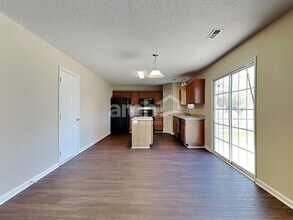 5028 Bartley Way in McLeansville, NC - Foto de edificio - Building Photo