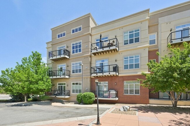 property at 5677 S Park Pl