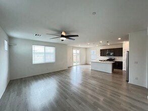 4226 Rancho Crossing St in Las Vegas, NV - Foto de edificio - Building Photo