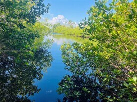 202 W Canal Dr in Key Largo, FL - Building Photo