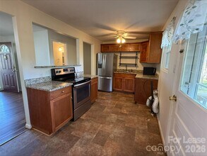 910 Edgemont Ave in Belmont, NC - Building Photo - Building Photo