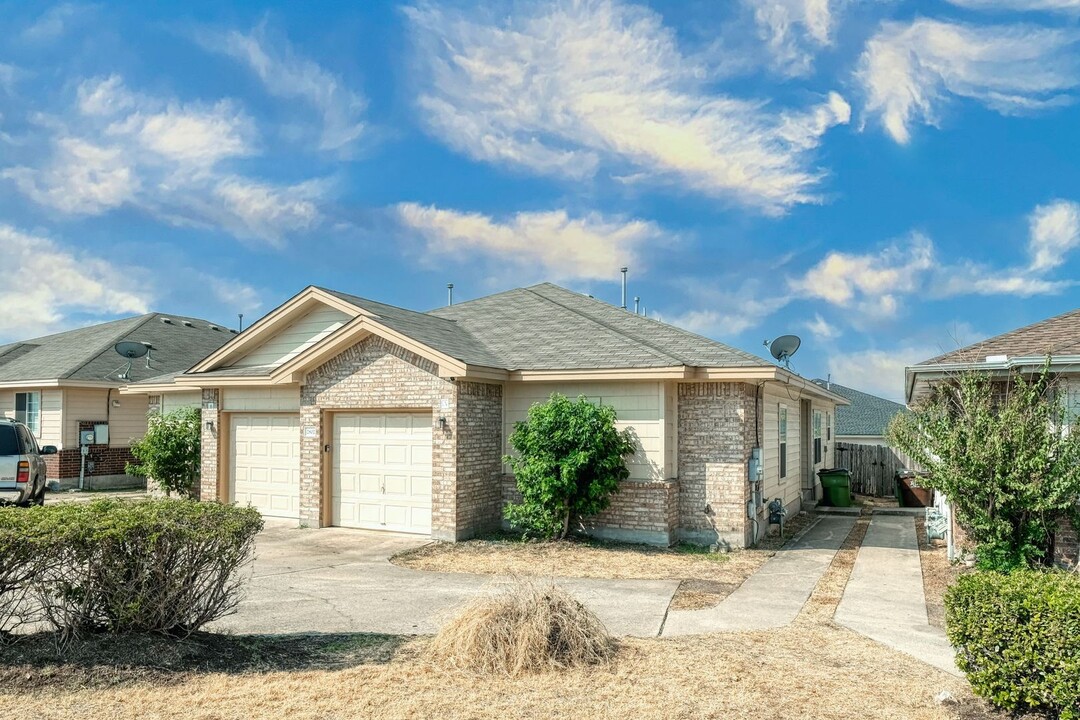 2802 Southampton Way in Round Rock, TX - Building Photo