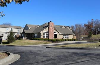 Kensington Court in Kansas City, MO - Building Photo - Building Photo