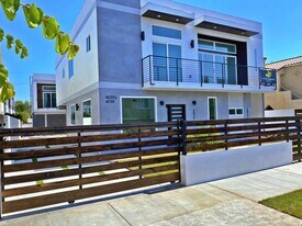 4627 W 18th St in Los Angeles, CA - Building Photo