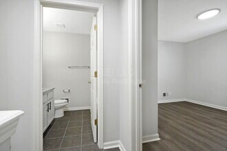 907 E Madison St in Louisville, KY - Building Photo - Building Photo