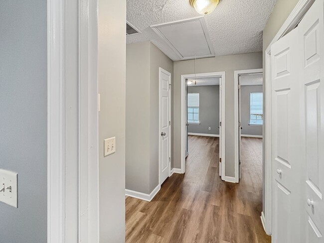 5331 Creekview Way in Morrow, GA - Building Photo - Building Photo