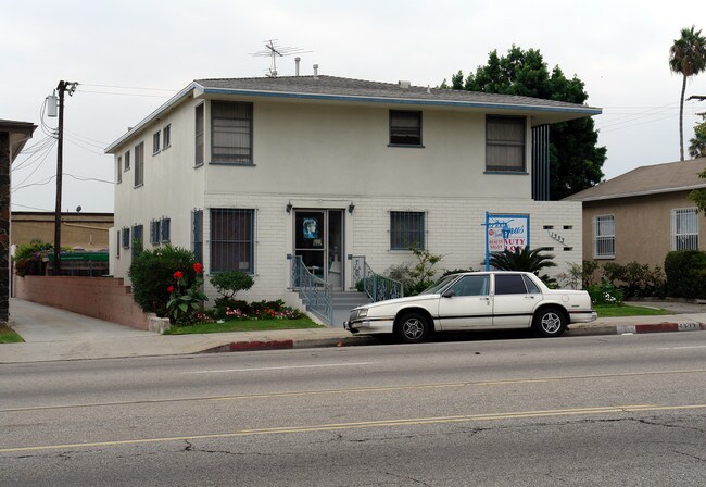 1333 Centinela Ave in Inglewood, CA - Building Photo - Building Photo