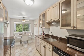 17104 NE 45th St in Redmond, WA - Building Photo - Building Photo