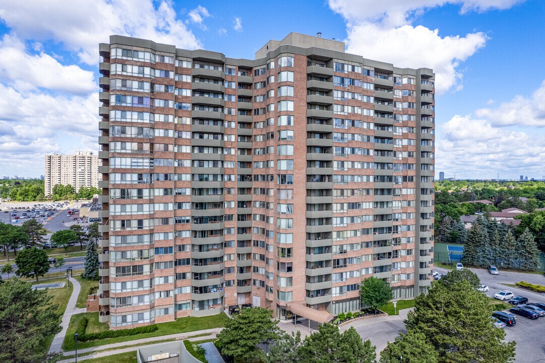 Wedgewood Grove in Toronto, ON - Building Photo