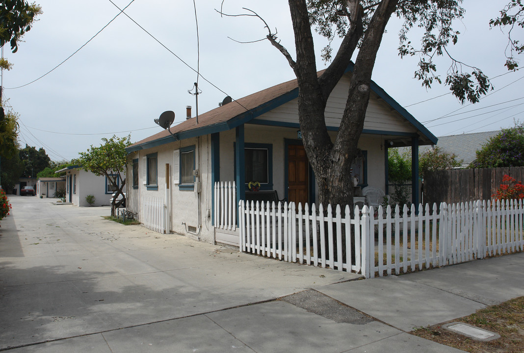 132-138 W Ramona St in Ventura, CA - Building Photo