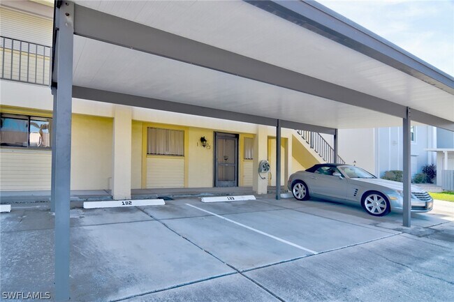 property at 3919 SE 11th Pl