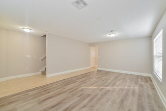 250 Lynn St in Oviedo, FL - Building Photo - Building Photo