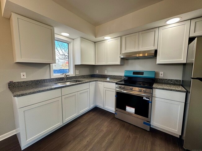 31 William St in East Haven, CT - Building Photo - Building Photo