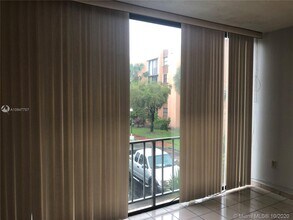 9440 W Flagler St-Unit -206 in Miami, FL - Building Photo - Building Photo