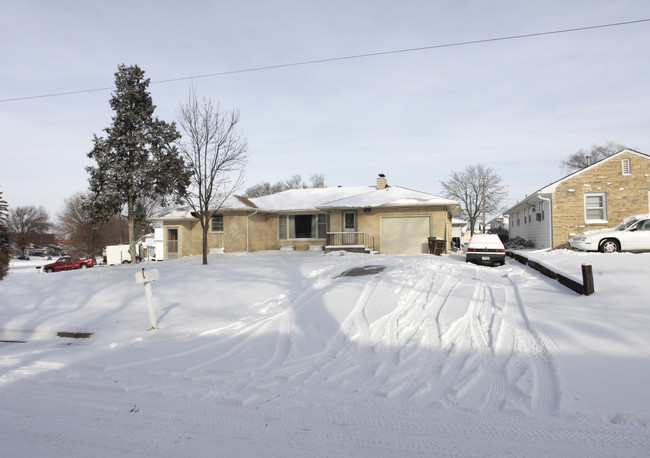 4710 M St in Lincoln, NE - Foto de edificio - Building Photo