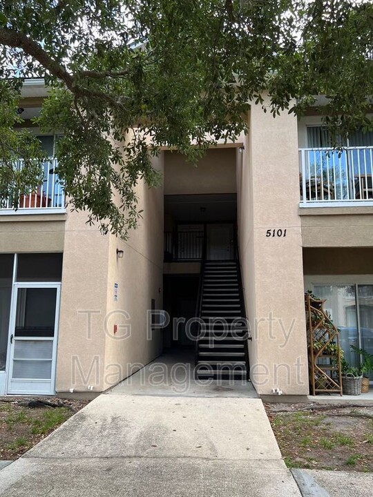 5101 Playpen Dr in Jacksonville, FL - Foto de edificio