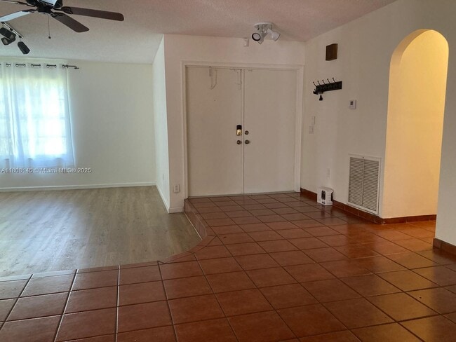 12800 SW 104th Terrace in Miami, FL - Building Photo - Building Photo