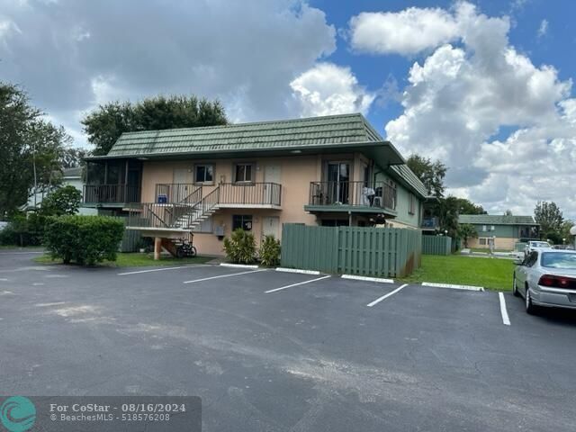 1850 Fairview Villas Dr in West Palm Beach, FL - Foto de edificio