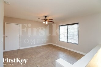 4359 E Lynne Ln in Phoenix, AZ - Foto de edificio - Building Photo