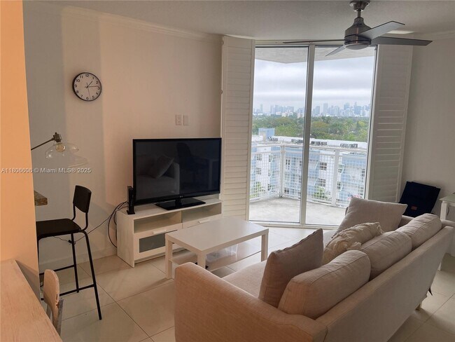 2600 SW 27th Ave in Miami, FL - Building Photo - Building Photo